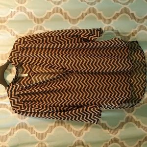 brand TACERA size Large color Black/TAN pattern CHEVRON